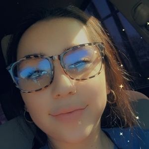 Meet your Posher, Jade